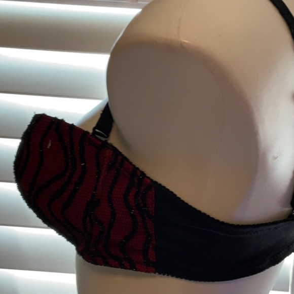 Chic Black and Red Women's Bra - Picture 6 of 7